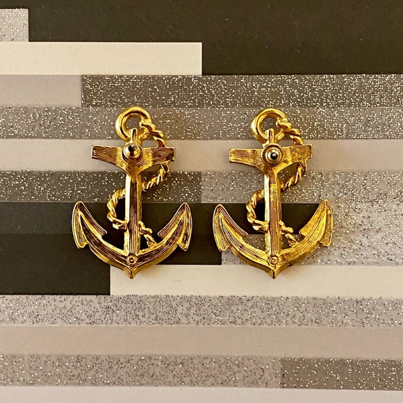 Vtg 1980s Avon Anchor earrings 🖤 - Picture 3 of 4